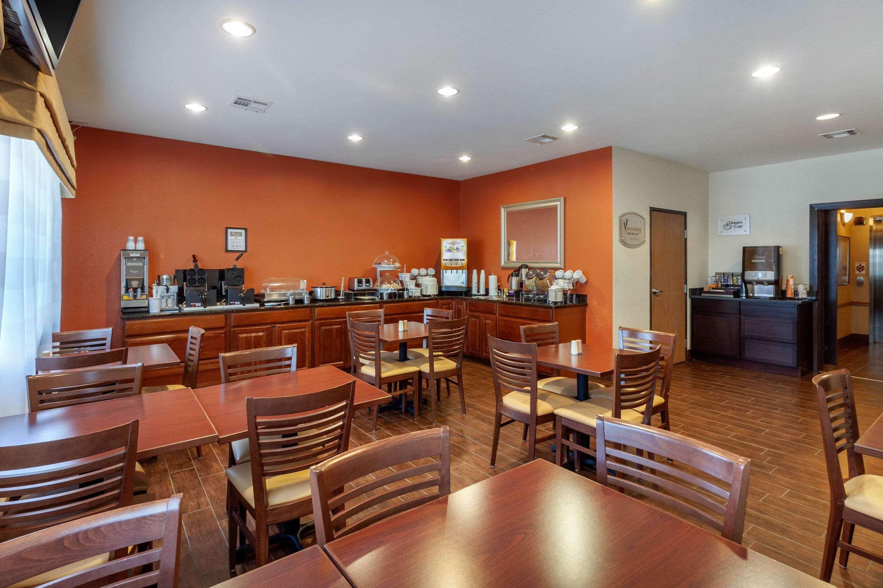 Sleep Inn & Suites Hays I-70 Extérieur photo